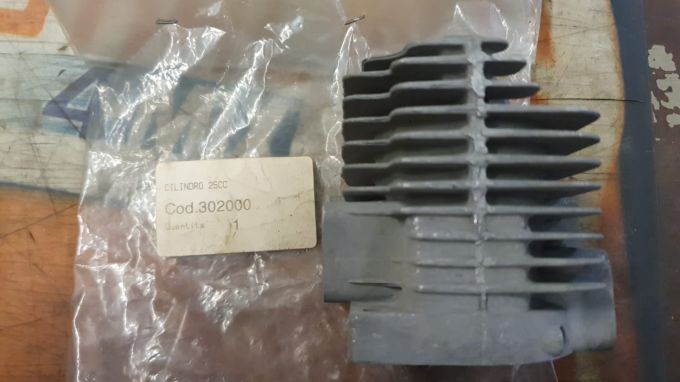Cilindro decespugliatore McCulloch 25cc
